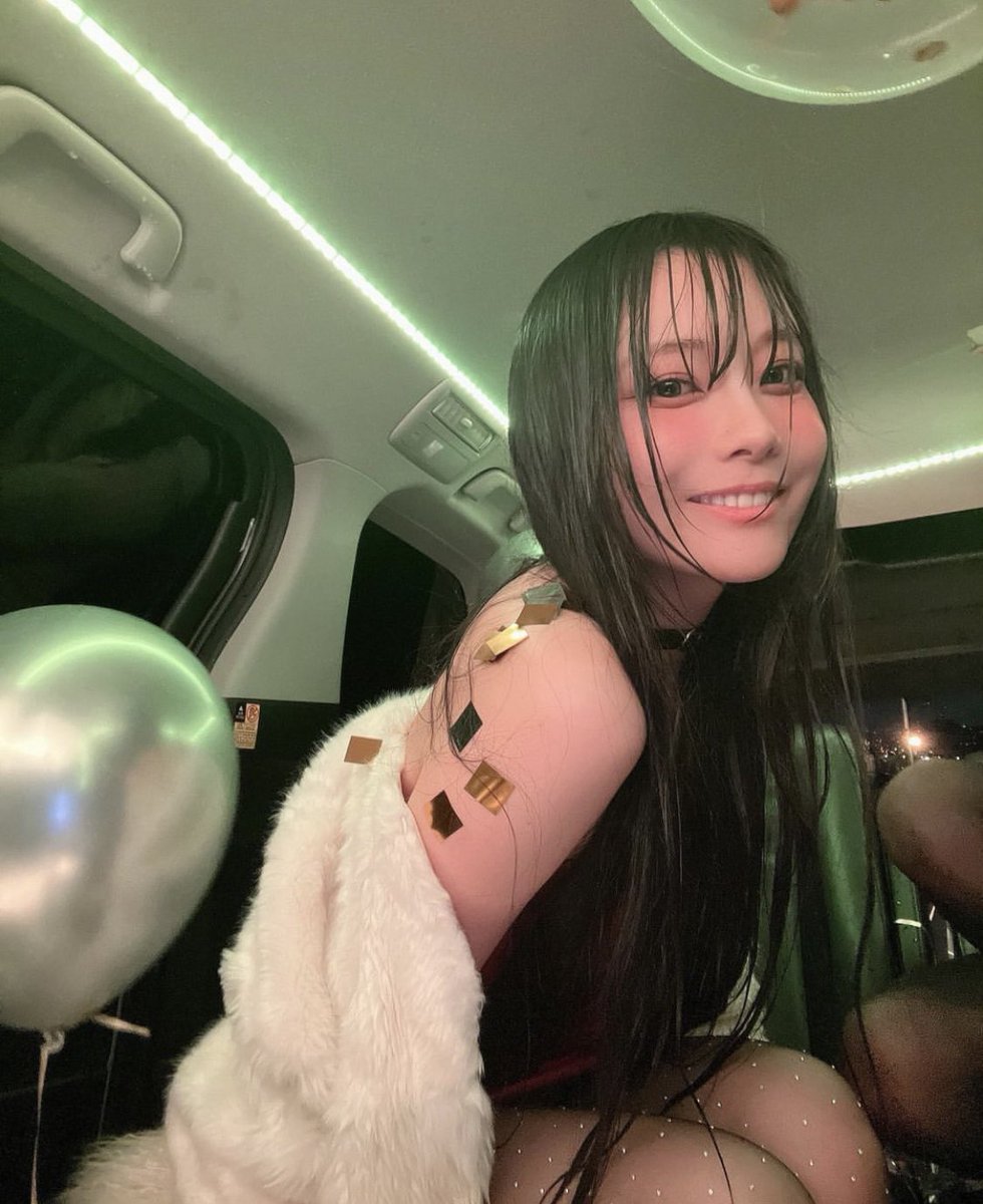 Official_ikura's tweet photo. どこぞの新しい若いK-POPアイドルかと思ったら重盛さと美(35歳) https://t.co/IKA7GXSFXE