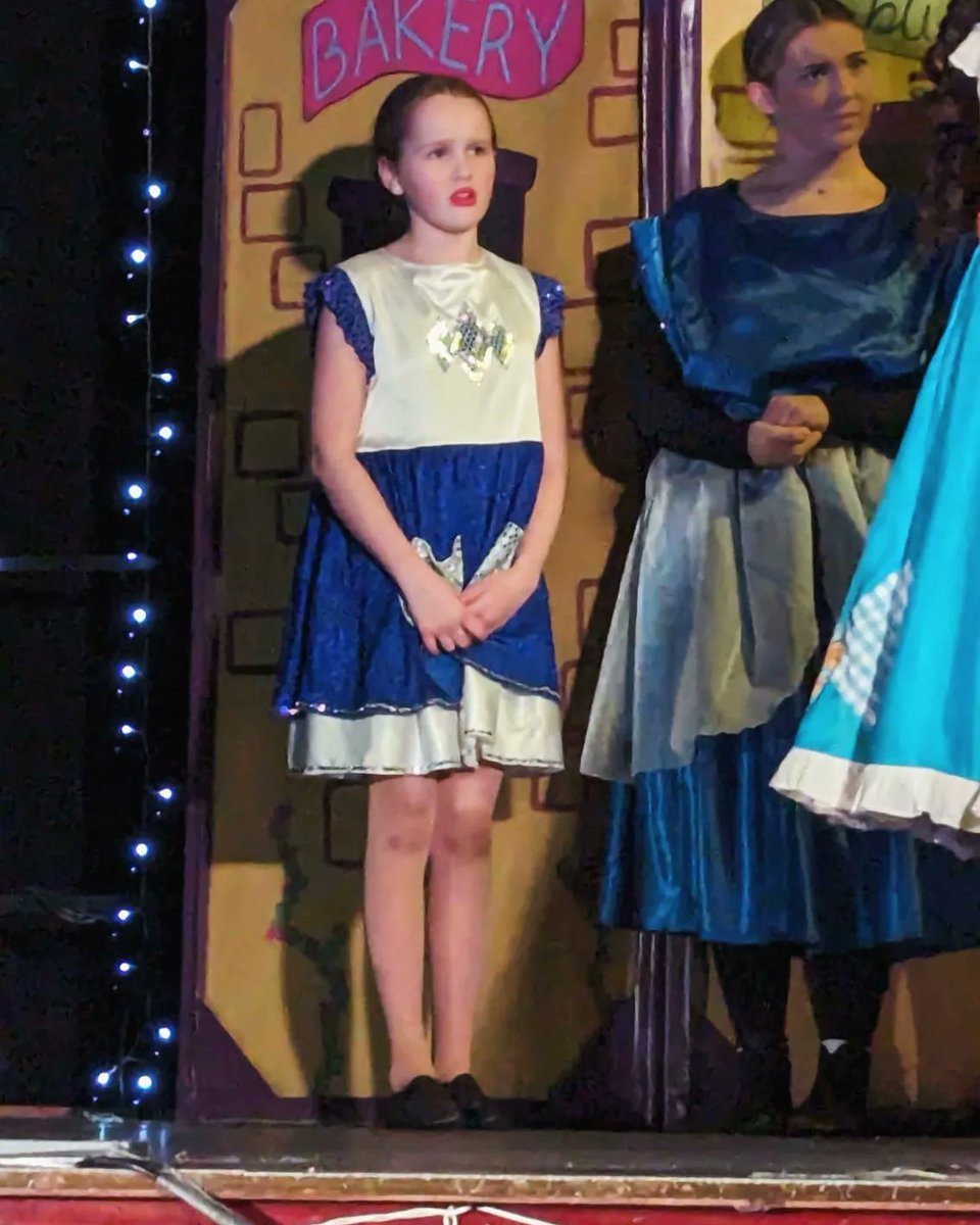 squashydoghead's tweet photo. Another Christmas another panto✨️Forever grateful for the opportunities and the lifelong friendships she has made along the way💕
Performing is a huge part of her life and I could never put a price on the confidence it has given her🌟
@KingswoodParksP @MissRitchieKWP https://t.co/qwRqpiOakN