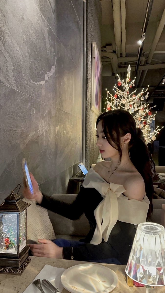 WITCHERS_twt's tweet photo. Wishing you many happy memories in 2024 ♥
#YOOSIA #유시아
#WITCHERS #위쳐스 https://t.co/cGyzHfzGgg