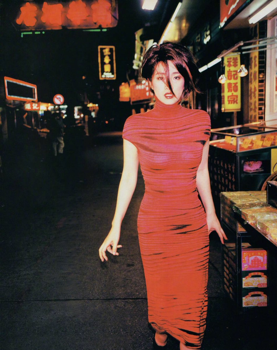 DannyDrinksWine's tweet photo. Gong Li's photoshoot for 'Vogue Paris', 2001- directed by Wong Kar-Wai

(📸- Wing Shya) https://t.co/xau0E5ilog