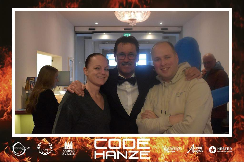 AtieEdink's tweet photo. Code Hanze
Première van Code Hanze was super. Zelfs uit Urk was er belangstelling. Dank voor jullie komst, was leuk en gezellig .@CodeKampen @DjDominow @klaasschaak https://t.co/IMEVhk7Gy5