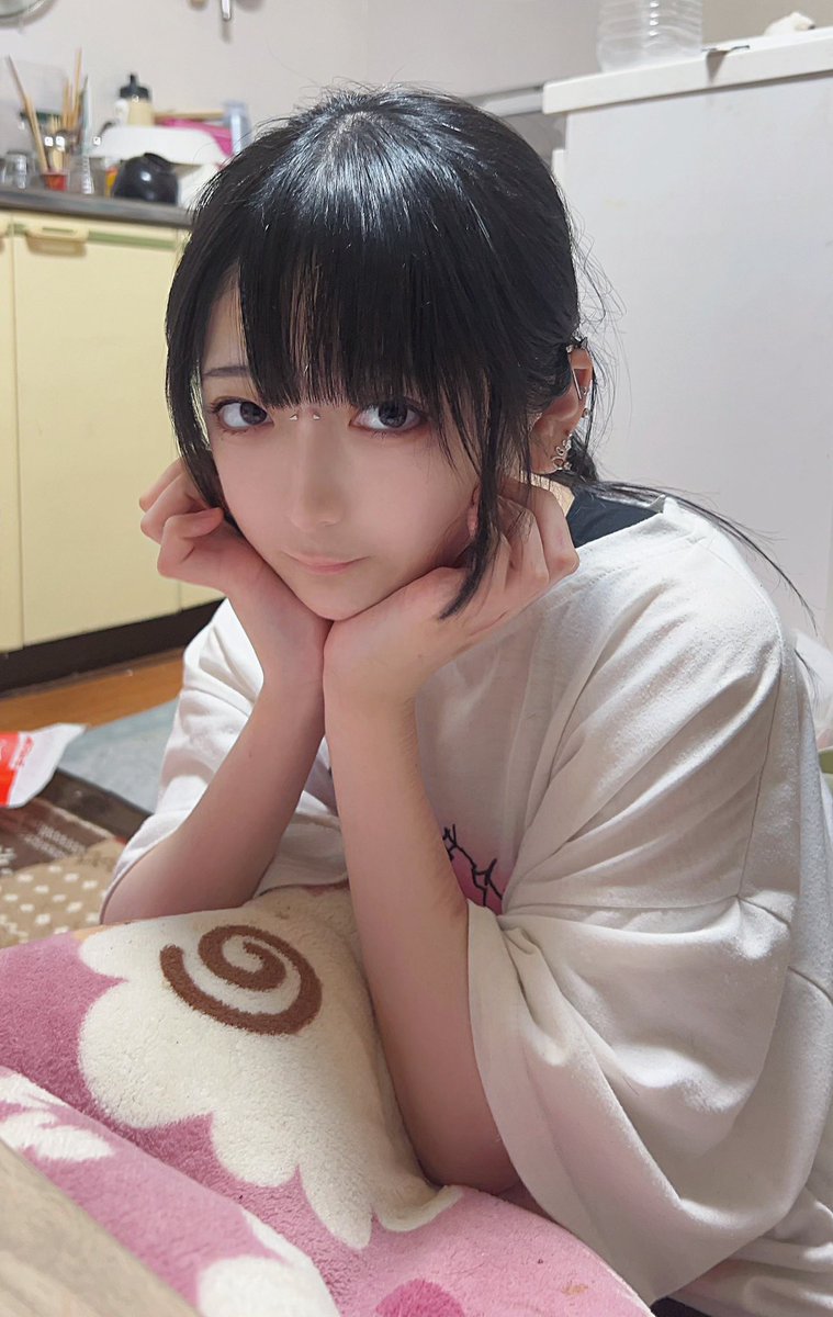 妹にメイクしてもらったンゴ^^ いつもより強めの女^^