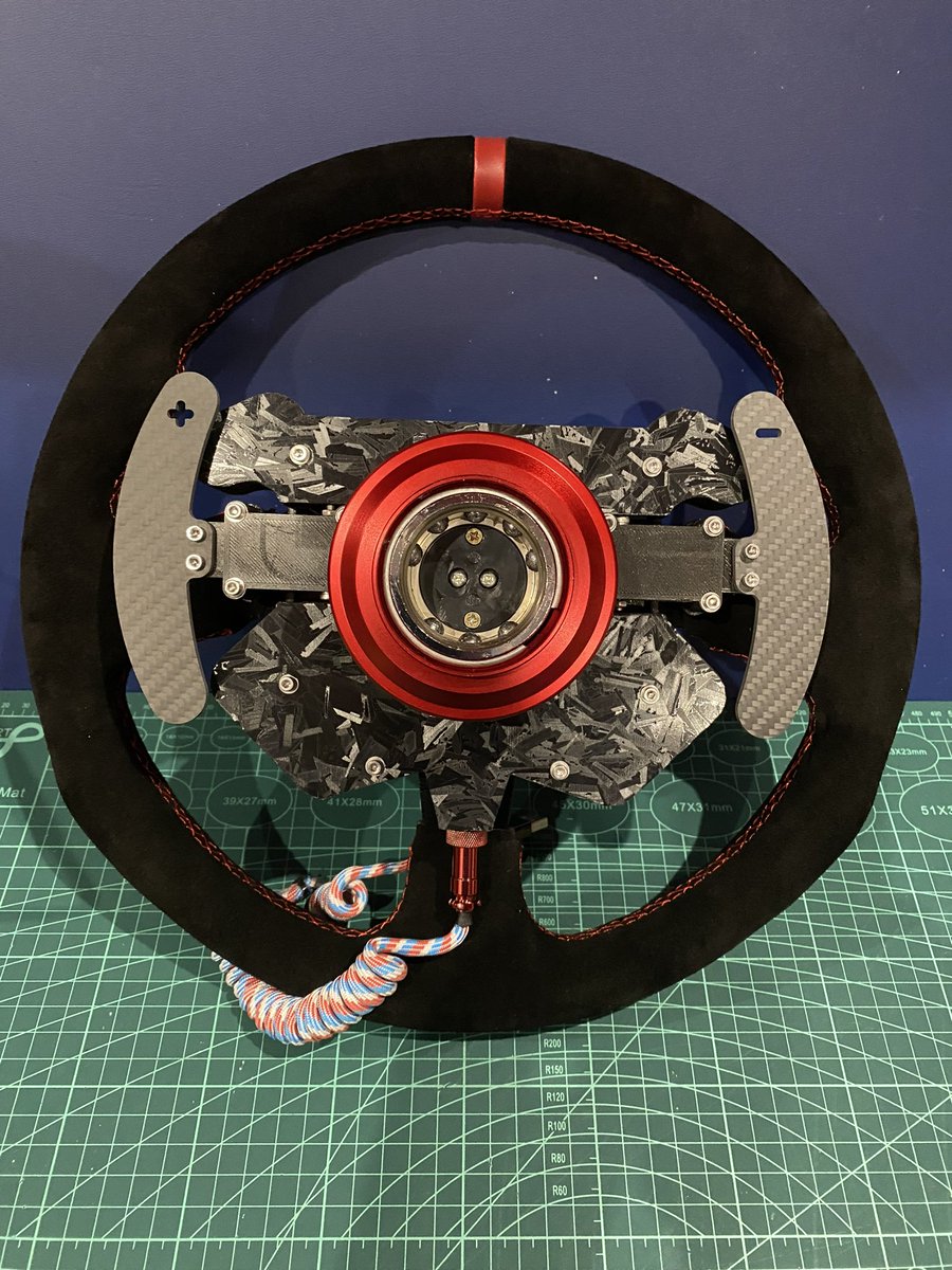 Still SimRacing Cockpits (@simracingstill) on Twitter photo Si estas buscando un regalo para un amante del simracing, también tenemos disponibles volantes así de chulos, pregúntanos cualquier duda 🥳🥳 Si estas buscando un regalo para un amante del simracing, también tenemos disponibles volantes así de chulos, pregúntanos cualquier duda 🥳🥳