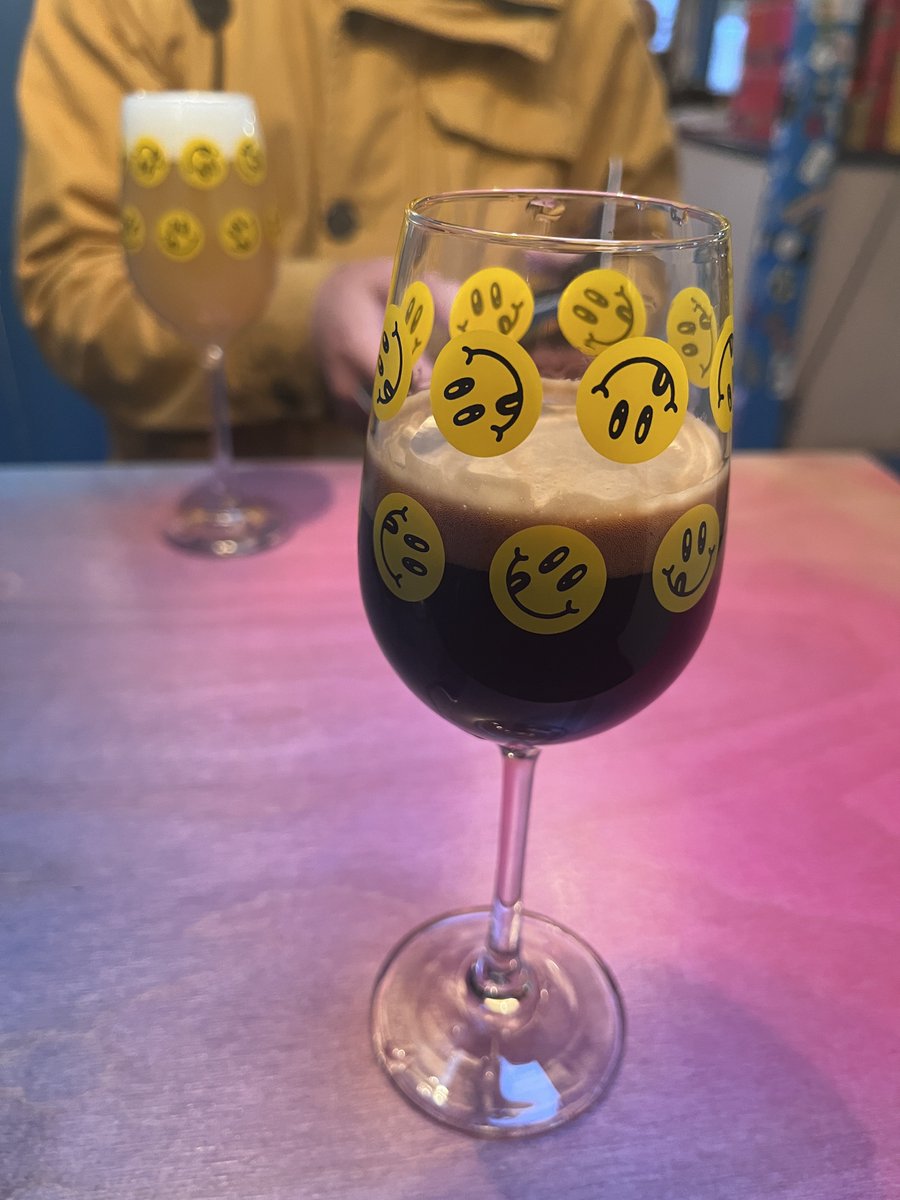 R_I's tweet photo. ナッツの香ばしさとカカオ感溢れ、それでいてハイアルなのにサラッと飲める優等生的ペリスタ。
#OMNIPOLLO × #ALESMITH NOA PECAN MUD CAKE Imperial Stout ABV:11.0%
#クラフトビール
#中年酒劇レヴュークラフトビィル
#兜町 #オムニポロストーキョー https://t.co/vW7oMHe5Fp
