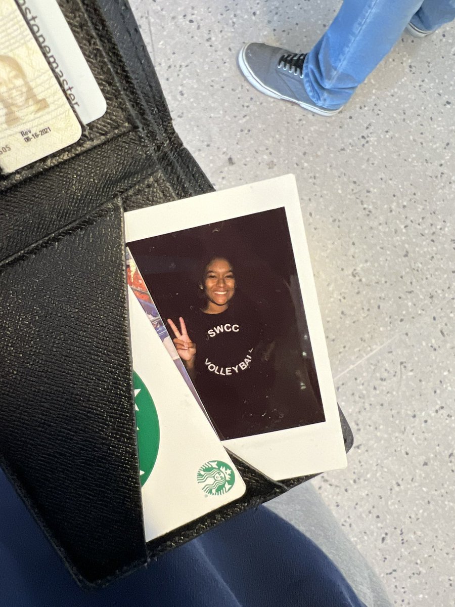 StoneDept's tweet photo. gotta keep a picture of my beautiful baby in my wallet https://t.co/fPkVzy8AU2