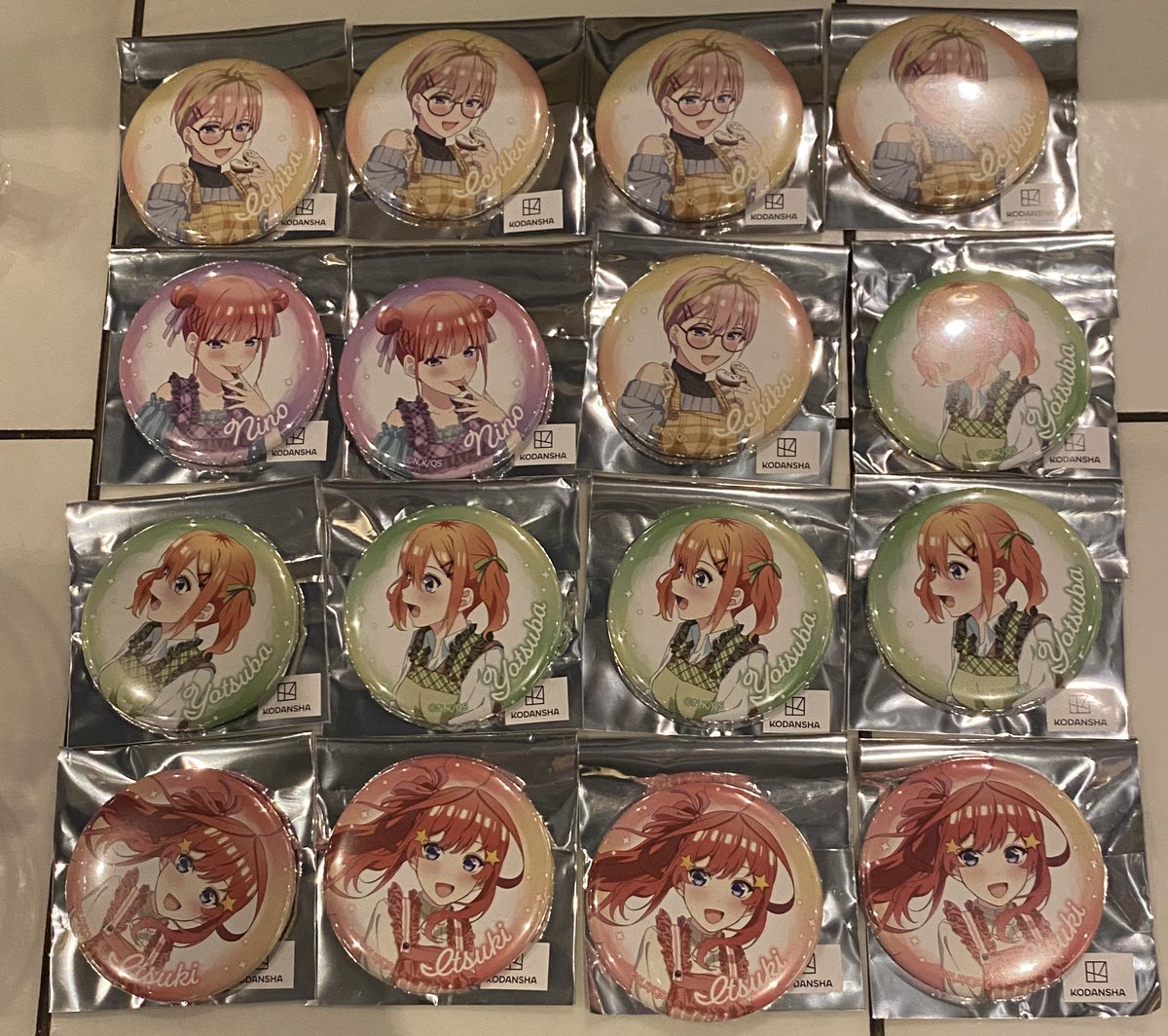 m93992879's tweet photo. 五等分の花嫁 交換 缶バッジ

求 三玖ちゃん or 定価

譲 お写真のもの

19時頃まで現地にいます。
それ以降は郵送でお願い致します。 https://t.co/SpiWGKN1FS