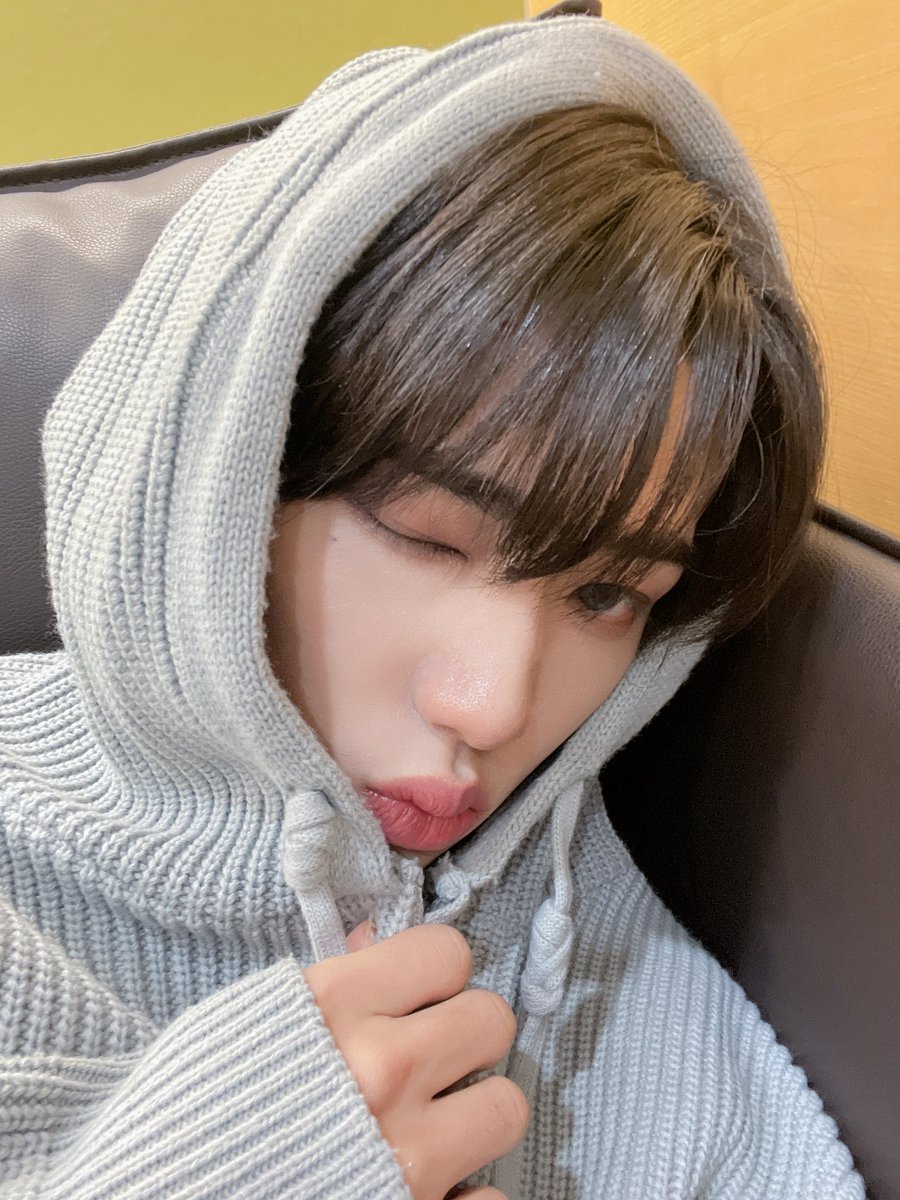 [#강민서] 

반디들 100일 동안 너무 고마웠어요 힘들 때도 반디들 덕분에 행복하게 이겨낼 수 있었어요 앞으로도 우리 함께해요🥰😍 첫 기념일 기념 셀카 20장 그리고 공카에다가 또 투척할 수도 있습니다ㅎㅎ

#FANTASYBOYS #판타지보이즈
#KANGMINSEO