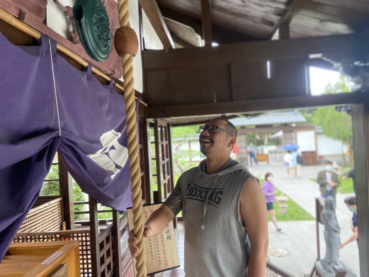 大致算了一下，這次的Holiday season+農曆新年又都要在工作中渡過了！已經第三年這樣了！
如果也有像我一樣情況的朋友，我們一起加油！期待明年可以不用再過這種日子了！🙏🙏
預祝大家從聖誕節到農曆新年結束，都能快快樂樂，幸幸福福！🍻
#幫我把我的份也一起幸福了好嗎？🙏