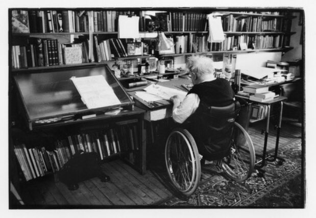 Thinking of Alasdair today, he passed away on this day in 2019 🖤

Photo by @alandimmick 

#alasdairgray 
#thealasdairgrayarchive