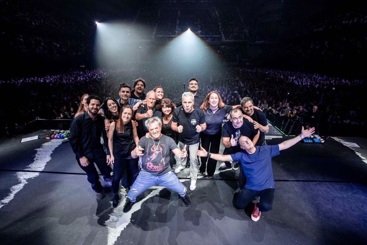 DavidSummersHG's tweet photo. Gracias, Madrid por el tremendo show de anoche. Fue increíble. Esta noche repetimos, vamos a darlo todo.
Además, hoy es mi santo.😆😆😆♥️♥️♥️ https://t.co/JwCz5uA13J