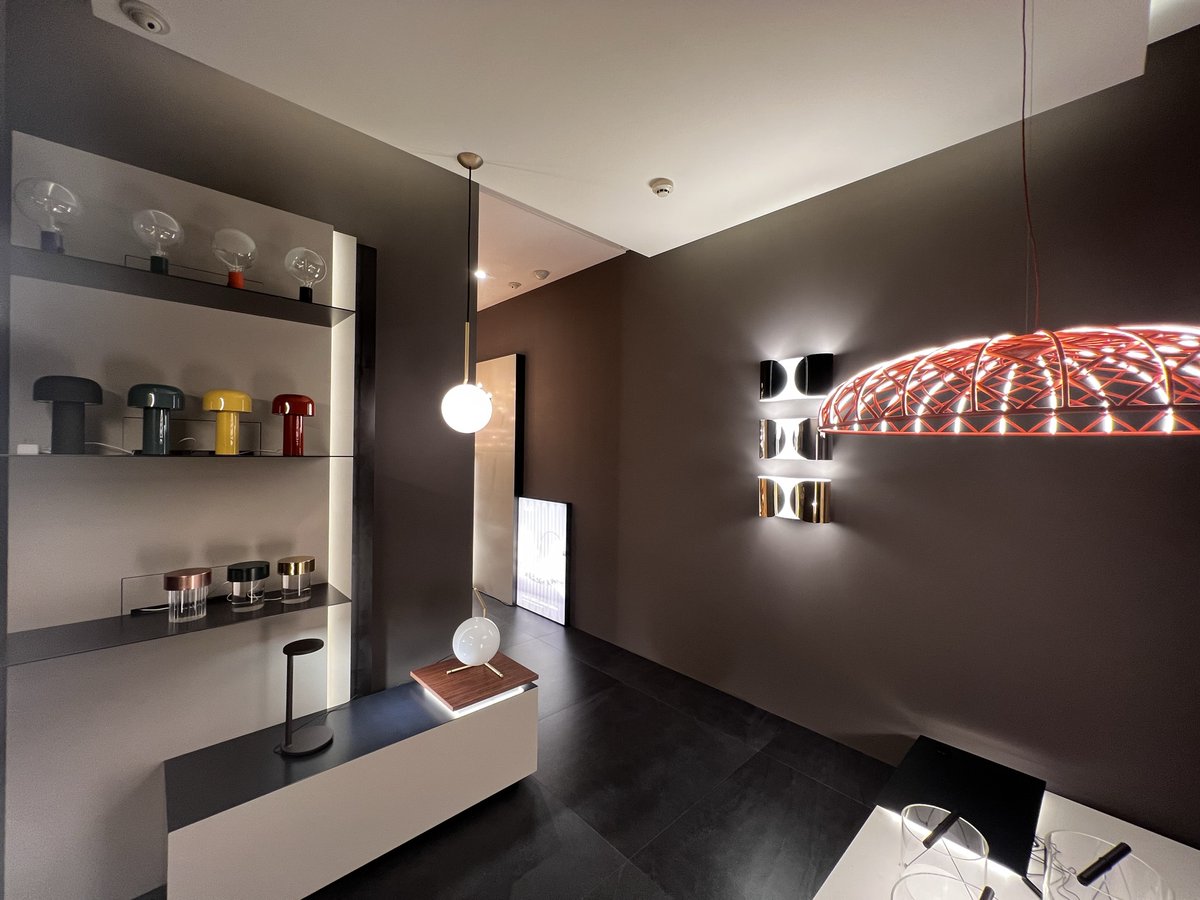 OraltoDesign's tweet photo. Il n'est pas nécessaire d'aller jusqu'à Tenyama dans la province japonaise d'Okayama au Japon, pour admirer la superbe collection de luminaires Flos. A Saint-Etienne, chez Oralto Design, l'exposition de produits Flos n'a rien n'a envié à ce nouveau store très représentatif ! https://t.co/qzB7M8au8M
