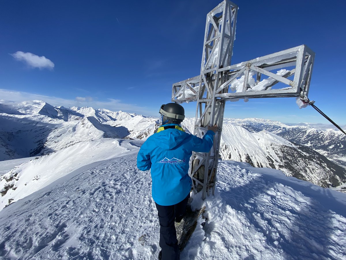 WintersportLive's tweet photo. Lennaert ging voor Wintersport Live naar Bad Gastein als VIP gast van de Gastein Classics (Langlaufrace), om de pistes van Sportgastein te ontdekken en te genieten van deze sprookjesachtige plek. Check &amp; geniet van het reisverslag van Lennaert naar Gastein https://t.co/OLPKCCOnzK https://t.co/snELnrcFh8