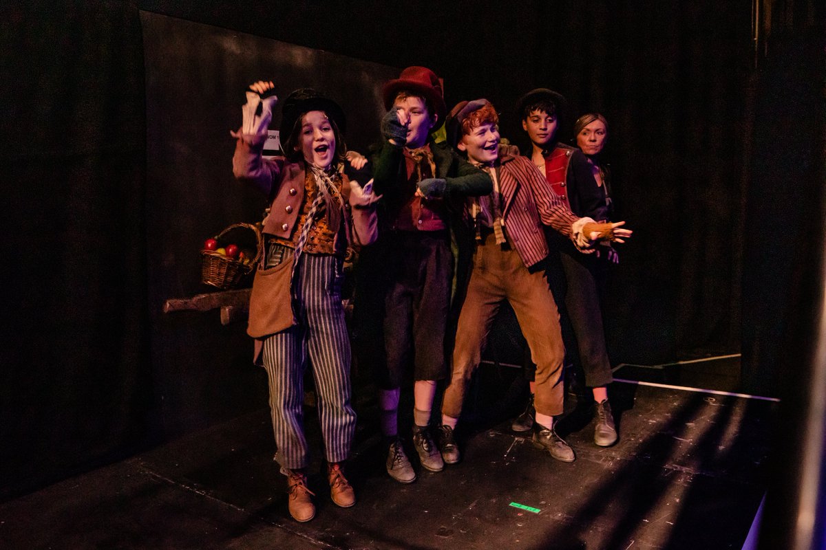 📸 In the wings of Oliver! 📸 Thanks to amazing photographer @dannykaan for capturing what our incredible #Oliver! company get up to during a show. From what we can see it’s just as much fun backstage as it is on...