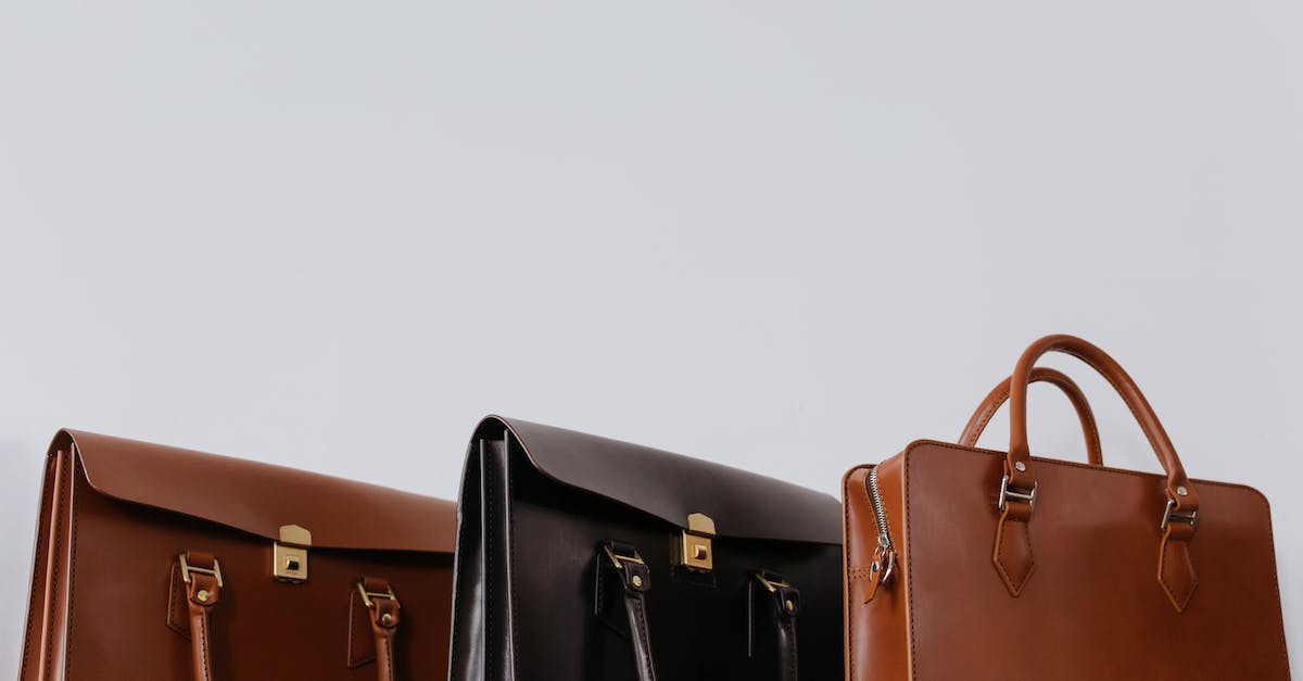 cherryorganiser's tweet photo. Drowning in a sea of bag clutter? 🌊👜 Rescue your essentials with Cherry Handbag Organiser - where style meets function! No more digging for keys or phone - just grab and go! 🚀🍒 #StayOrganized #CherryStyle #BagBliss https://t.co/ipJcSYRhXM