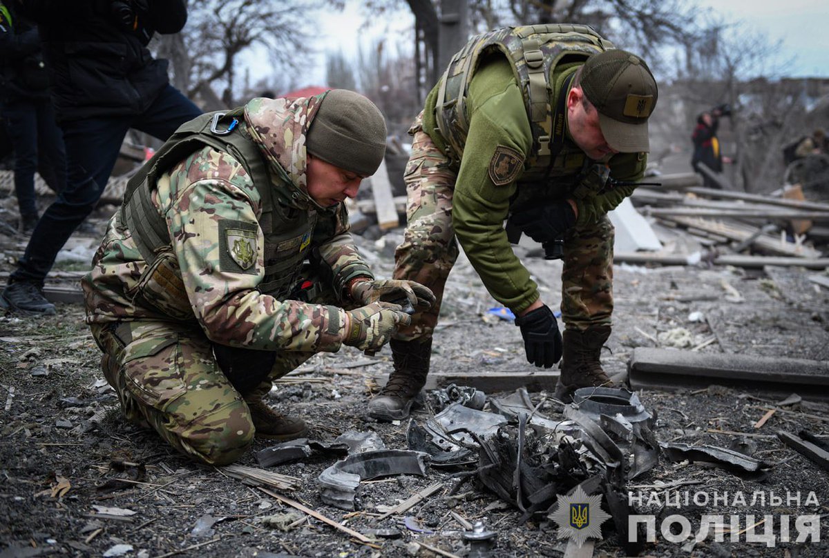 KyivPost's tweet photo. ❗️The death toll from Russia's attack on #Ukraine has risen to 18 civilians. Another 132 people were injured, according to the National Police of Ukraine. https://t.co/4tKTDpG5bx