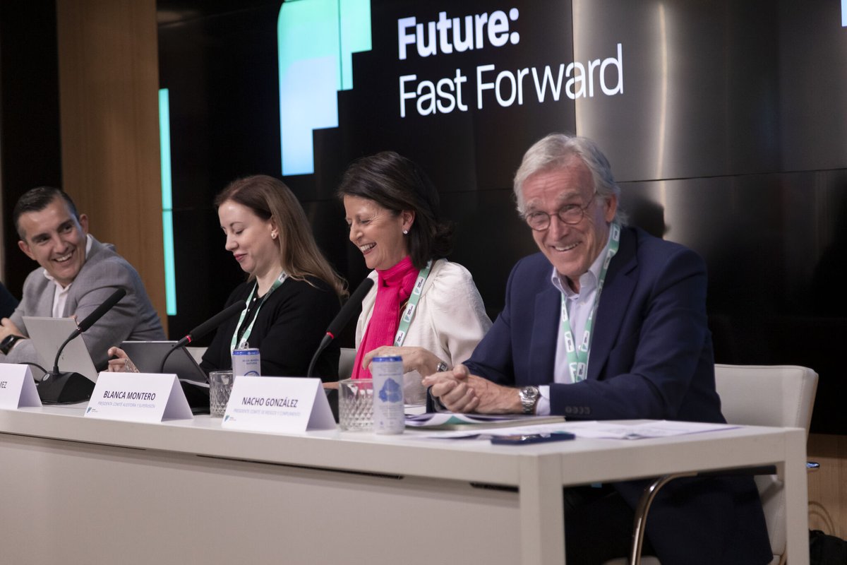 FutureFF's tweet image. Finalizamos un año muy especial para #FutureFastForward 🙌Tras nuestra presentación como Agrupación, hemos trabajado duro para transformar el país. 🔜 Pero lo mejor está por llegar. Los 52 socios continuaremos avanzando hacia la transformación de la #movilidad.

¡Feliz 2024!