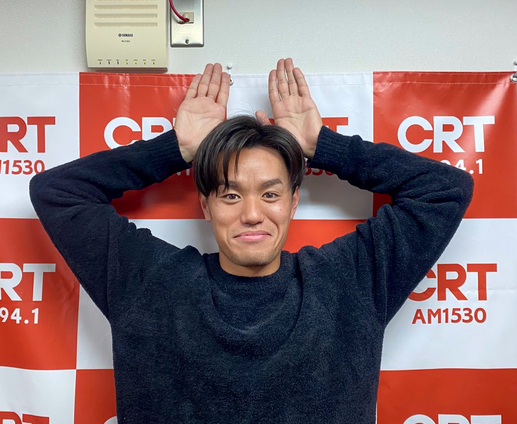 crt_radio's tweet photo. 年内最後の「バモス！栃木SC」は宇都宮市出身  #黒﨑隼人 選手が出演(黒兎🐰)
選手の多くが帰省する時期地元選手として頼りにさせていただいています���
今季の振り返り、 #西谷優希 選手とのエピソード、サポーターの皆さんからのメッセージにお応えいただきました✨
来週1/5も出演します！#栃木SC https://t.co/Et48jQ1FLO