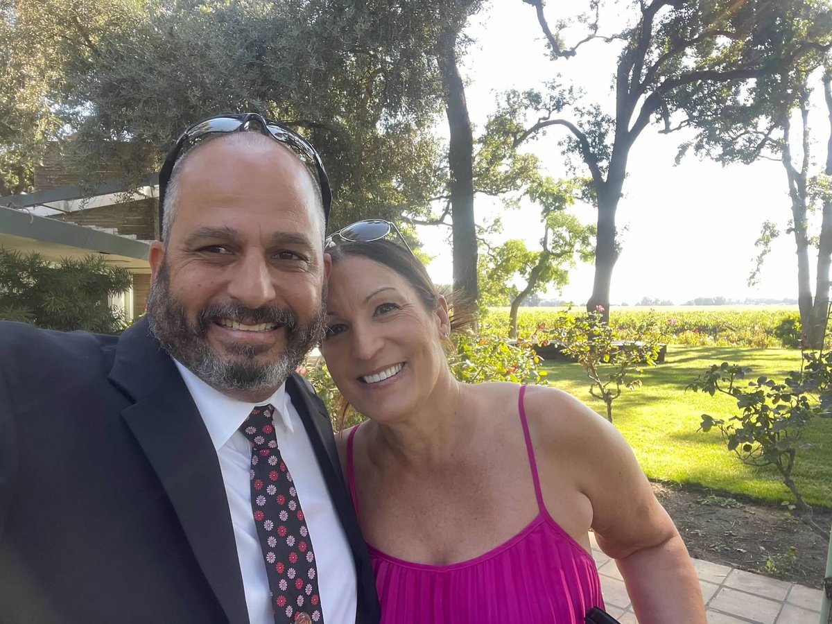 EdPerry67's tweet photo. Dec. 29th 23 years ago, a special day that I hold close to my heart. Here’s to many more Beautiful!
Happy Anniversary Anna!!
@annagiannulias #mydancingqueen💃 #loveusweetheart❤️ #trulyblessed🙏🏼
#theluckyone😉☘️ https://t.co/FoXYIfLpLO