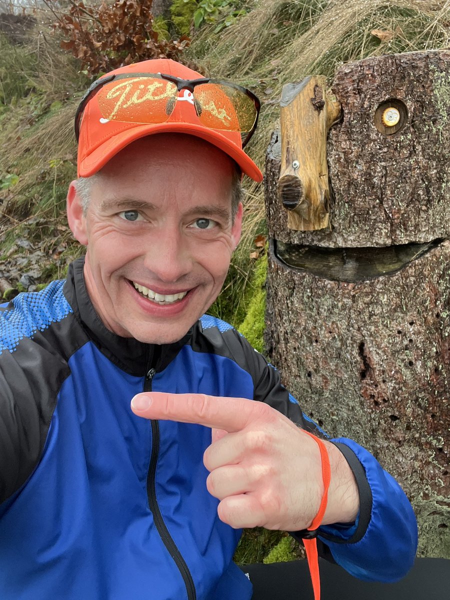 dimensionToGo's tweet photo. Hallooo wach 186 🌨️ - der Gefühlsfinger ist waagerecht - be happy 🤩 - Auf, auf! Ein Lächeln 😀 blitzt nicht von alleine! 👆 https://t.co/dMhakIEXV3