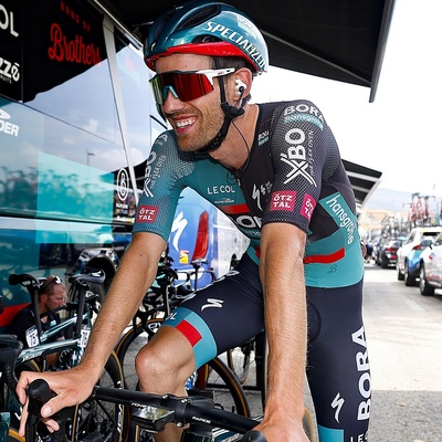 #Focus sur @BenZwiehoff - @RadsportNewscom revient sur la belle saison 2023 de notre grimpeur allemand, marquée par de nombreuses places d'honneur dans les courses d'une semaine. Ancien VTTiste Ben pense pouvoir encore progresser sur route, à 29 ans. radsport-news.com/sport/sportnew…