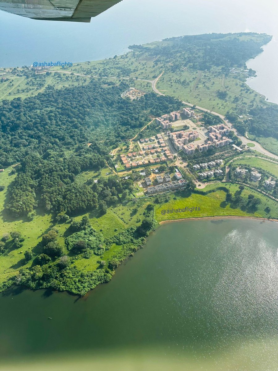 Welcome back my people!

Guess Location? 

Yes! This is Uganda, I am here to show you it's beauty🇺🇬🇺🇬

Hope you enjoyed the festive season 😊🎄

#ExploreUganda #Tourism #ashabaflights