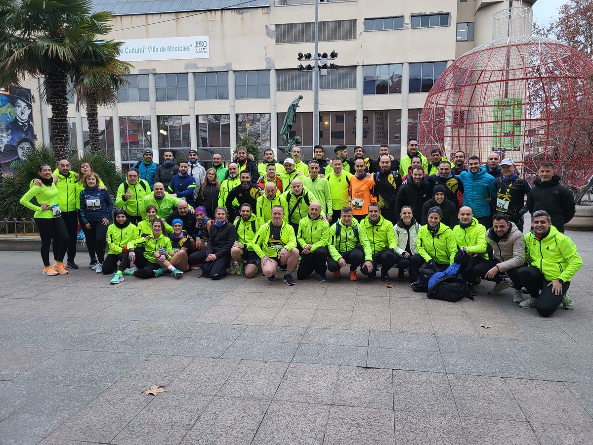 San Silvestre Móstoleña con casi 90 corredores de nuestro grupo de entreno <a href="/DesafioRunningM/">Running Móstoles y Arroyomolinos</a> Cada vez somos más y mejores😜. Noche especial con grandes resultados de esta gran familia que estamos formando. 🏃‍♀️💪🏃‍♂️‍➡️#running #Mostoles runningmostoles.com