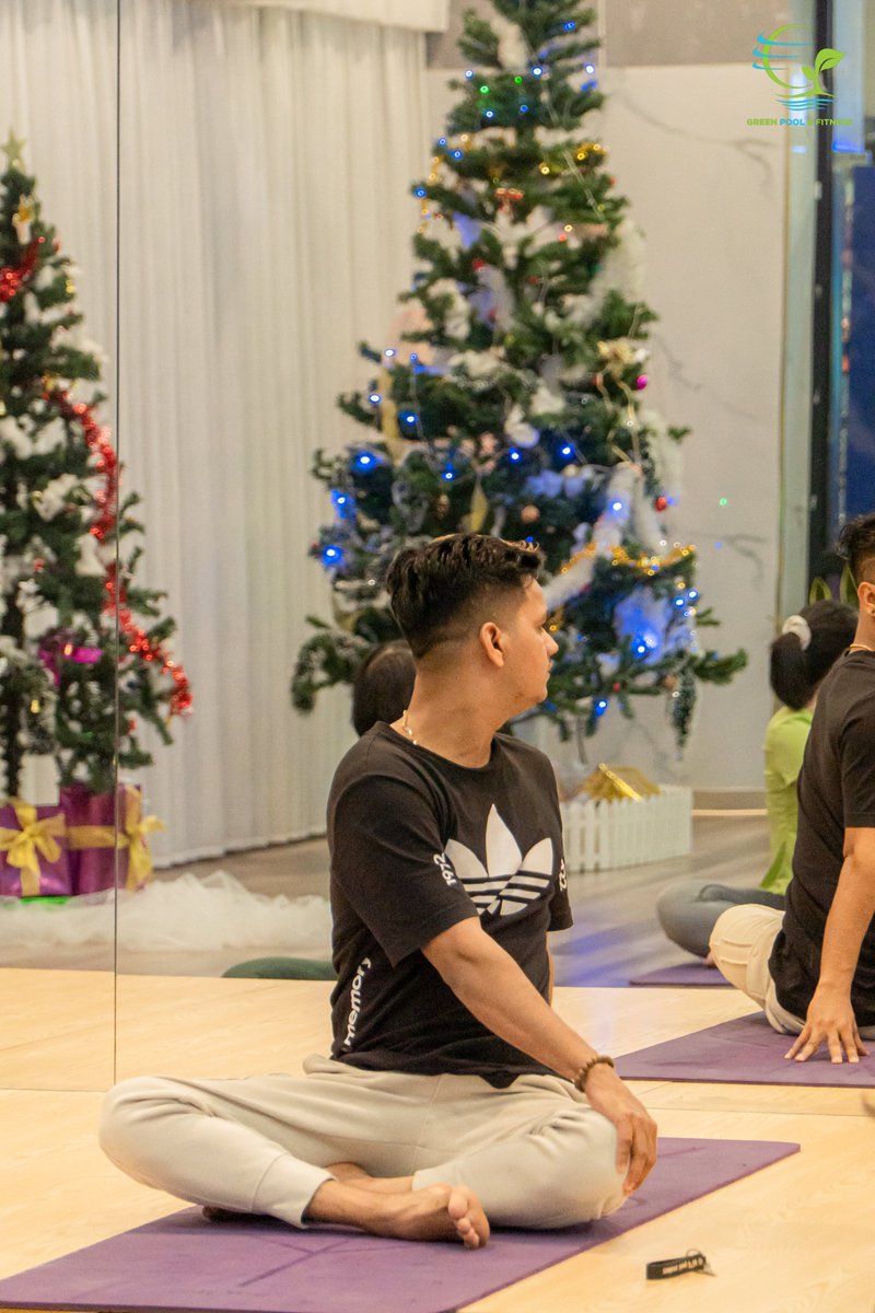 GPF102023's tweet photo. Feeling exhausted after the weekend? Why not try practicing #Yoga with #GreenPoolFitness? https://t.co/L2R9xHFMzX