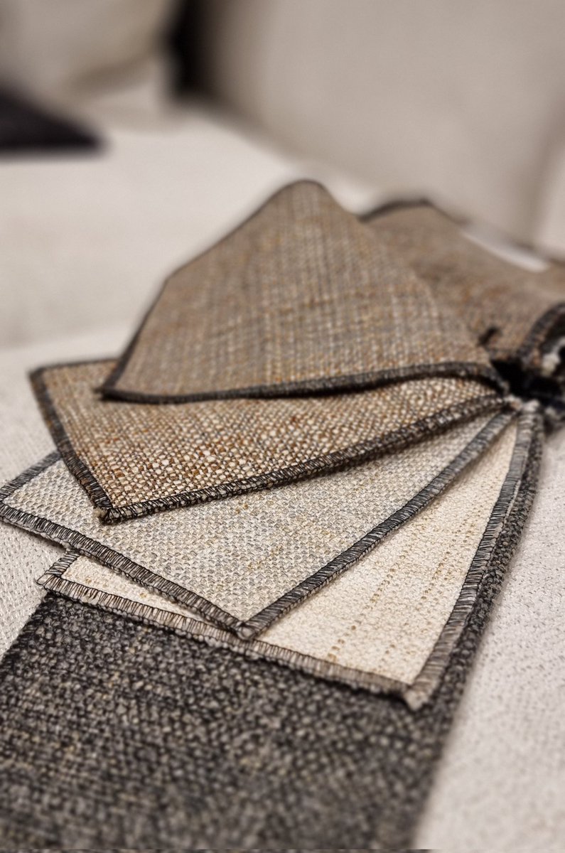 Tissu Coco. La touche déco et élégante de votre canapé convertible fait sur mesure, pour vous, et par nos artisans. #convertiblecontemporain #canape #convertible