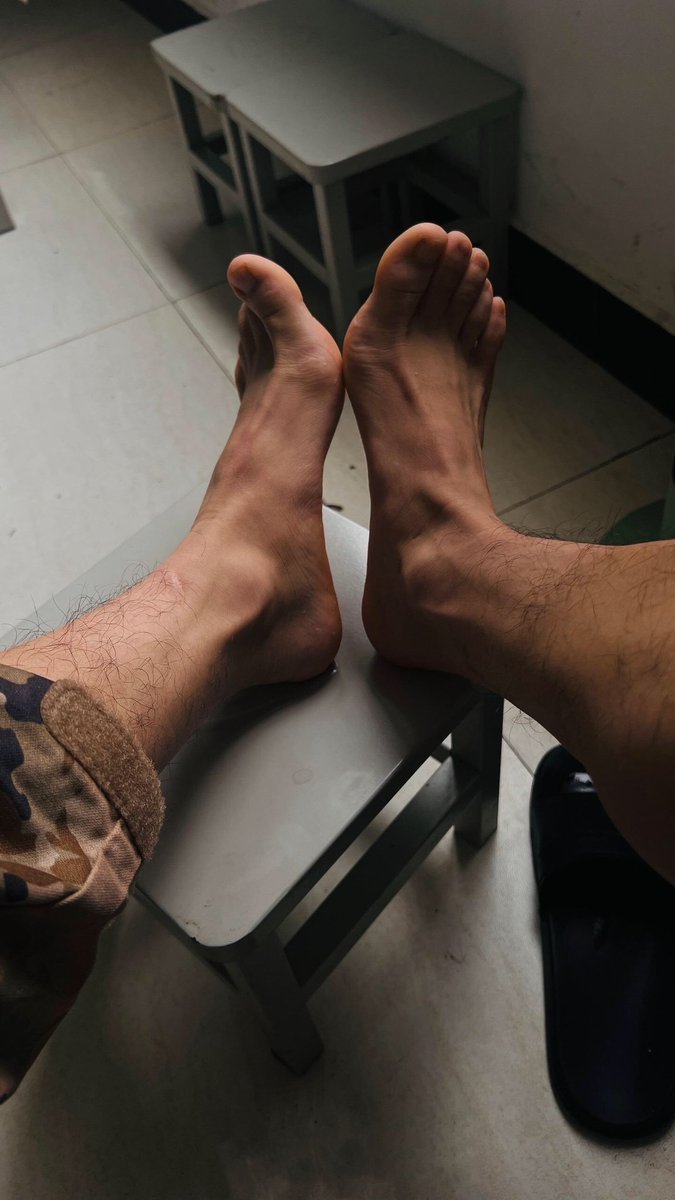 迷彩黑袜 tweet media