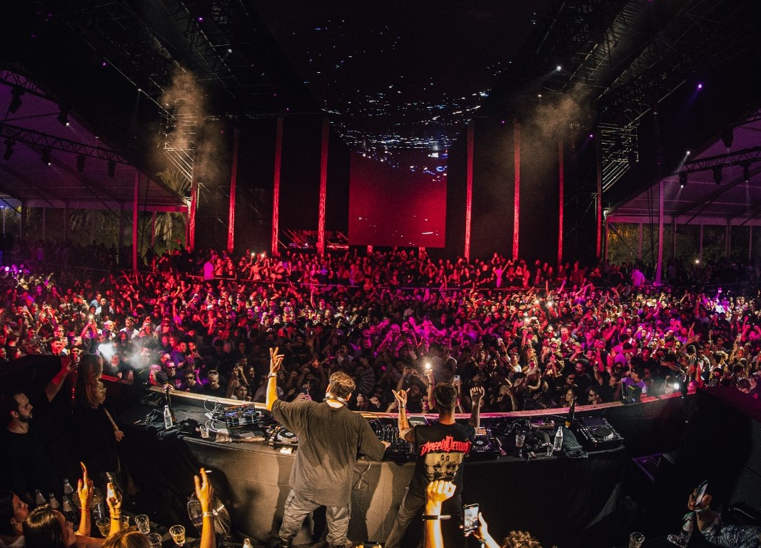 Portada_ok's tweet photo. Punta Music reunió a 5 mil personas en la Parada 11 de la Playa de La Brava https://t.co/WbQNcFWbcx - #Portada #Eventos #PuntaMusic @oostil @BlackCoffeeJoy https://t.co/P61g8ZN0wx