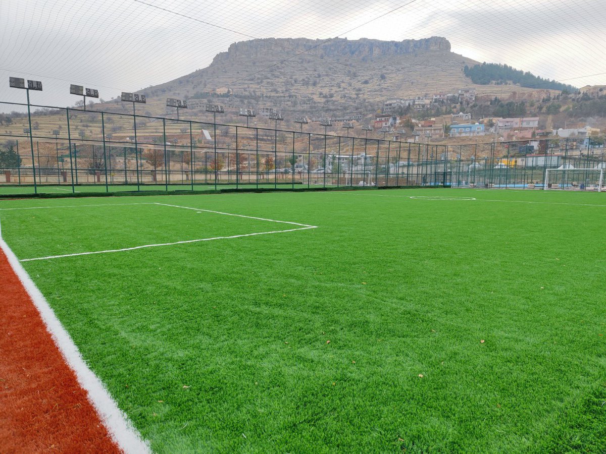 MardinBuyukshr's tweet photo. Çocuk ve gençlerimizin, sağlıklı bir yaşam sürmelerine katkı sağlamak amacıyla Artuklu ilçesi Kamor Millet Bahçesinde bulunan 2 adet halı saha, basketbol ile tenis açık spor tesislerinin bakım ve onarımları yapılarak yeniden hizmete sunuldu. https://t.co/3PVA5KlSvV