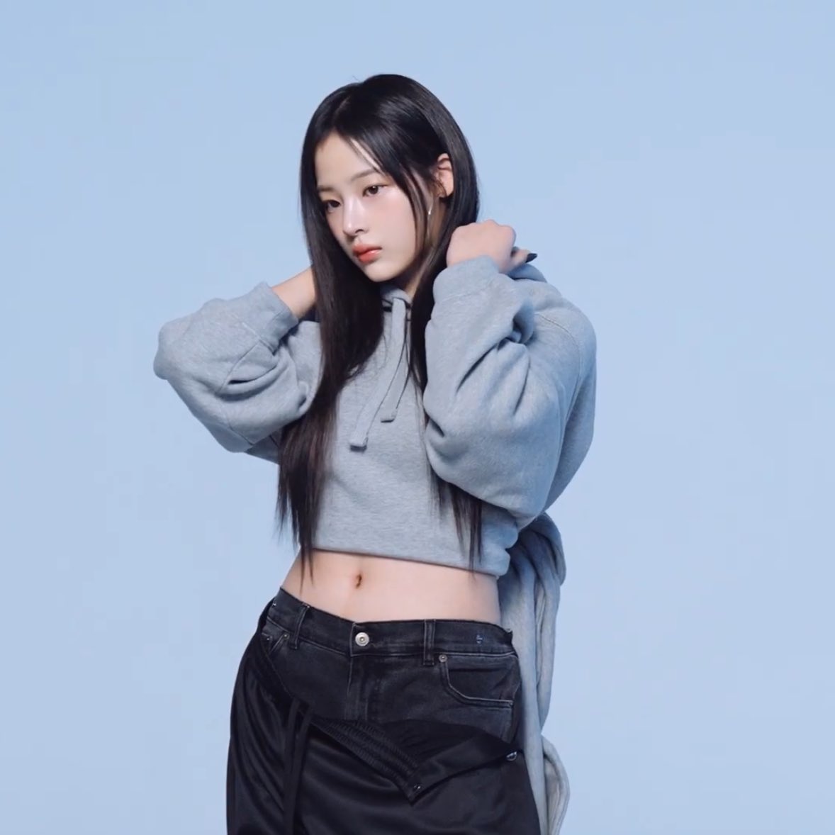 newjeans_loop tweet picture