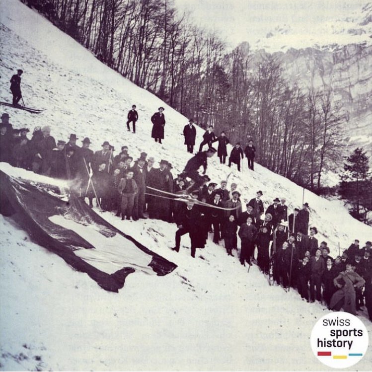 SportsHistCH's tweet photo. Saute à ski en 1903 á Glaris.

📷: Archives OFSPO https://t.co/PPKqewMr3c