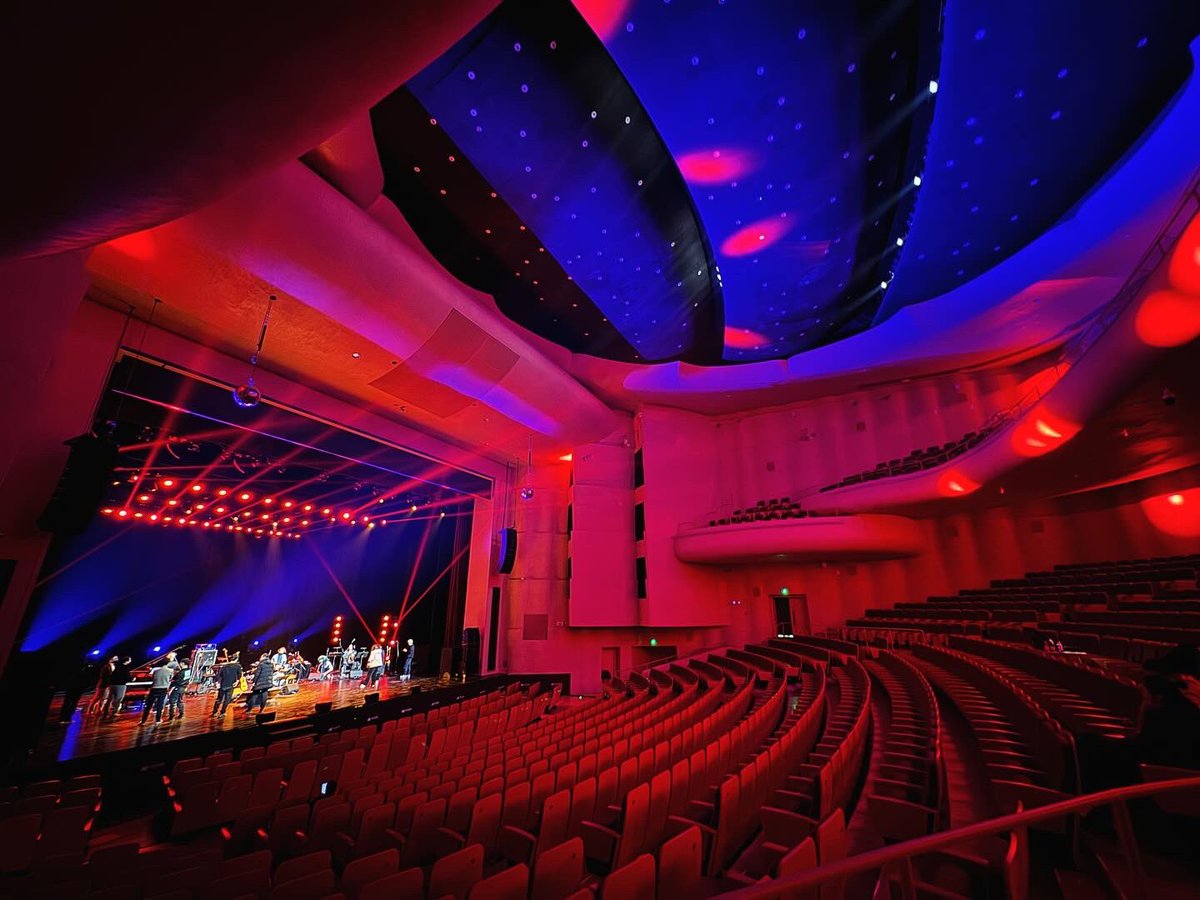 wadamitsu's tweet image. 華やかなイメージのある西安。
会場もやっぱり素敵。
#todaysoffice #lisaono #hornsection #trombone #xian #西安