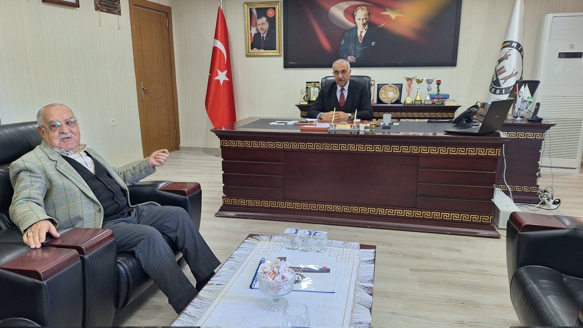 aslanalibayik's tweet photo. Her bir hemşerimizin fikri ve talebi bizim için önemlidir. Toplumumuz için yapıcı önerilerinizi ileten kıymetli hemşerilerimizi ağırladık.

@erkankandemir 
@bybekirbozdag https://t.co/yB8g7GuKCZ