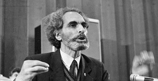 "Sen Türk olduğunu unutsan da, düşmanın asla unutmaz." 

💬Ebulfez Elçibey