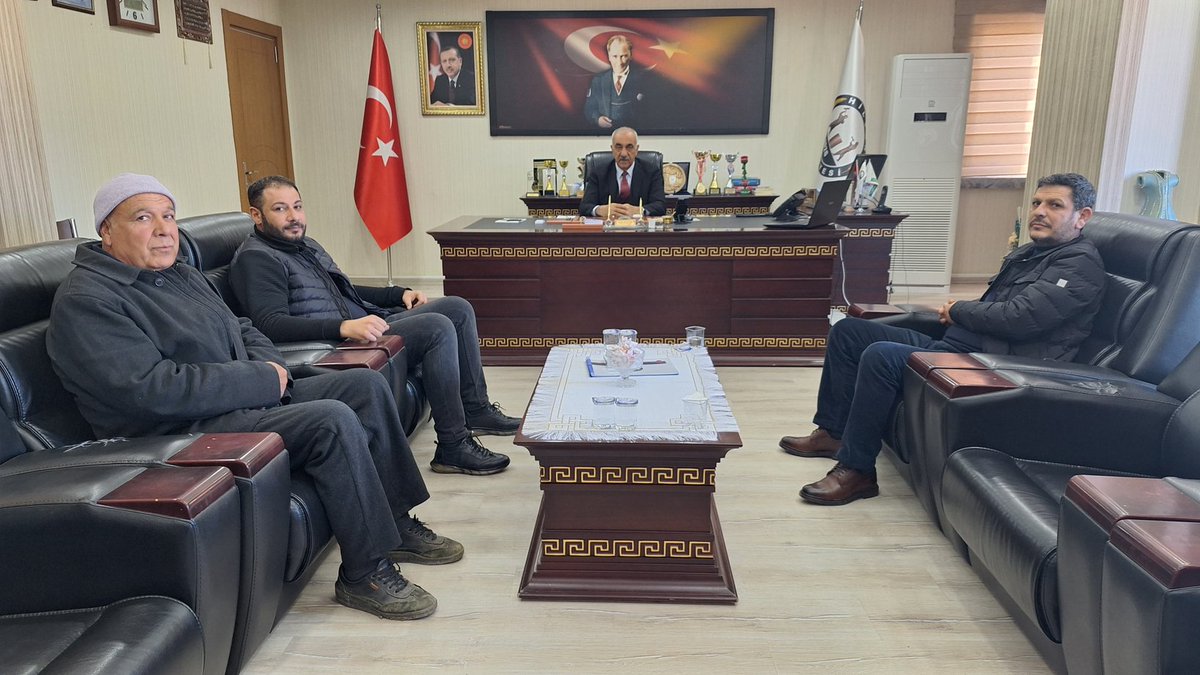aslanalibayik's tweet photo. Her bir hemşerimizin fikri ve talebi bizim için önemlidir. Toplumumuz için yapıcı önerilerinizi ileten kıymetli hemşerilerimizi ağırladık.

@erkankandemir 
@bybekirbozdag https://t.co/yB8g7GuKCZ