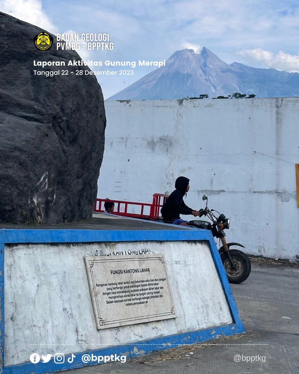 Halo Warga Merapi! Berikut disampaikan laporan aktivitas Gunung Merapi periode 22 - 28 Desember 2023. Tingkat aktivitas SIAGA (Level 3), tetap patuhi rekomendasi dan pilih sumber informasi yang terpercaya. Tautan: bit.ly/Lapming_281220… -BPPTKG. 
#aktivitasmerapi #siagamerapi