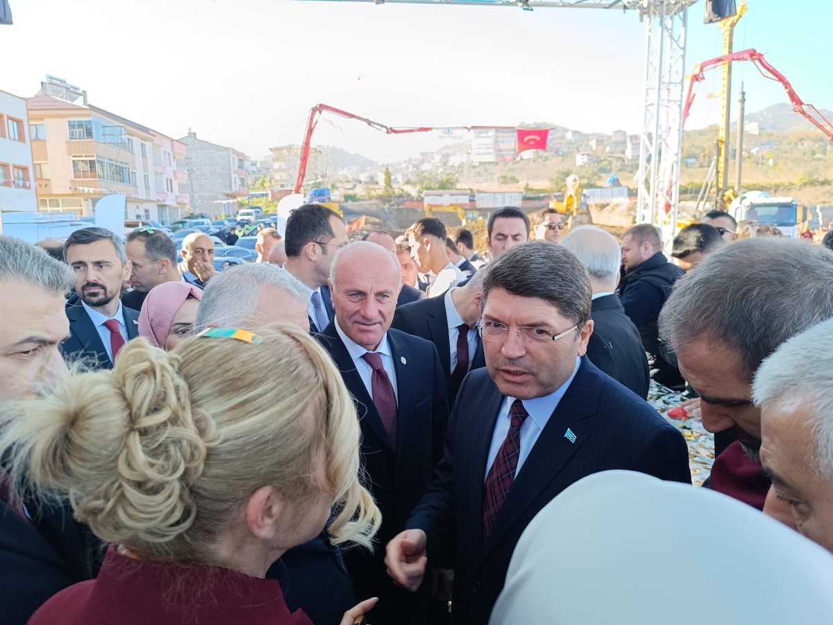 Adalet Bakanımız Sn. Yılmaz Tunç beyin katılımıyla Akçaabat Adalet Sarayı Temel atma töreni yapıldı. Bölgemize hayırlı olsun inşallah.