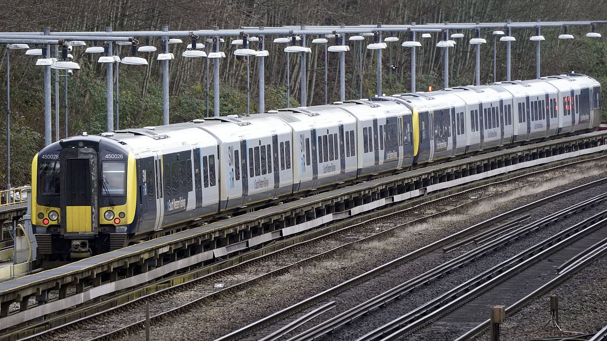 DailyMail's tweet photo. Great train yobbery: Nearly 4,000 violent attacks took place on Britain's rail lines in the past year, while number of robberies surged 18% to 699 https://t.co/rKKnIk8RvZ https://t.co/S8UWckYP23