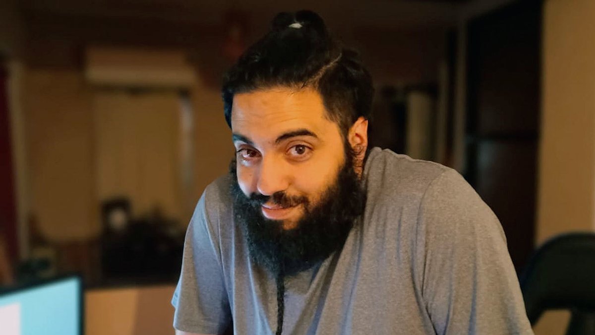 cgcookie's tweet photo. Everybody loves a #b3d success story ❤️ Our member Martin landed a VFX studio job exactly 365 days after downloading Blender 🤯

Here is how he did it 👉 https://t.co/aBdKEcbYAA https://t.co/fZYr2R7v1y