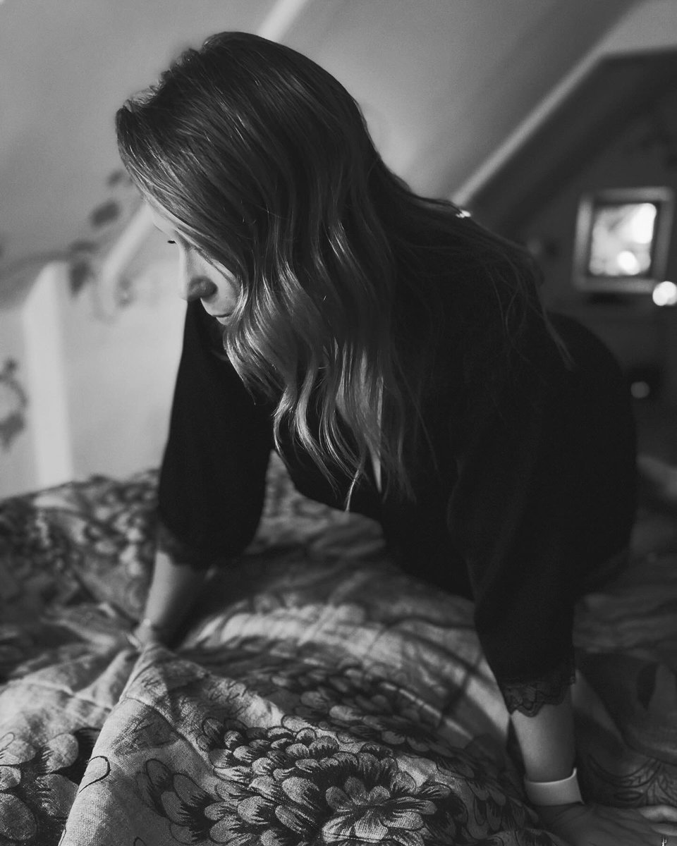 baby_kinklife's tweet photo. When playtime doesn’t get “recorded” doesn’t mean it’s not 🔥👀 #filming #kinkycreator
#realwoman #deeperthan #silk #stockings #passion #onlyfansmodel #reallife #emotion #feeling #confidence #humpday https://t.co/wmwiBLBDNq