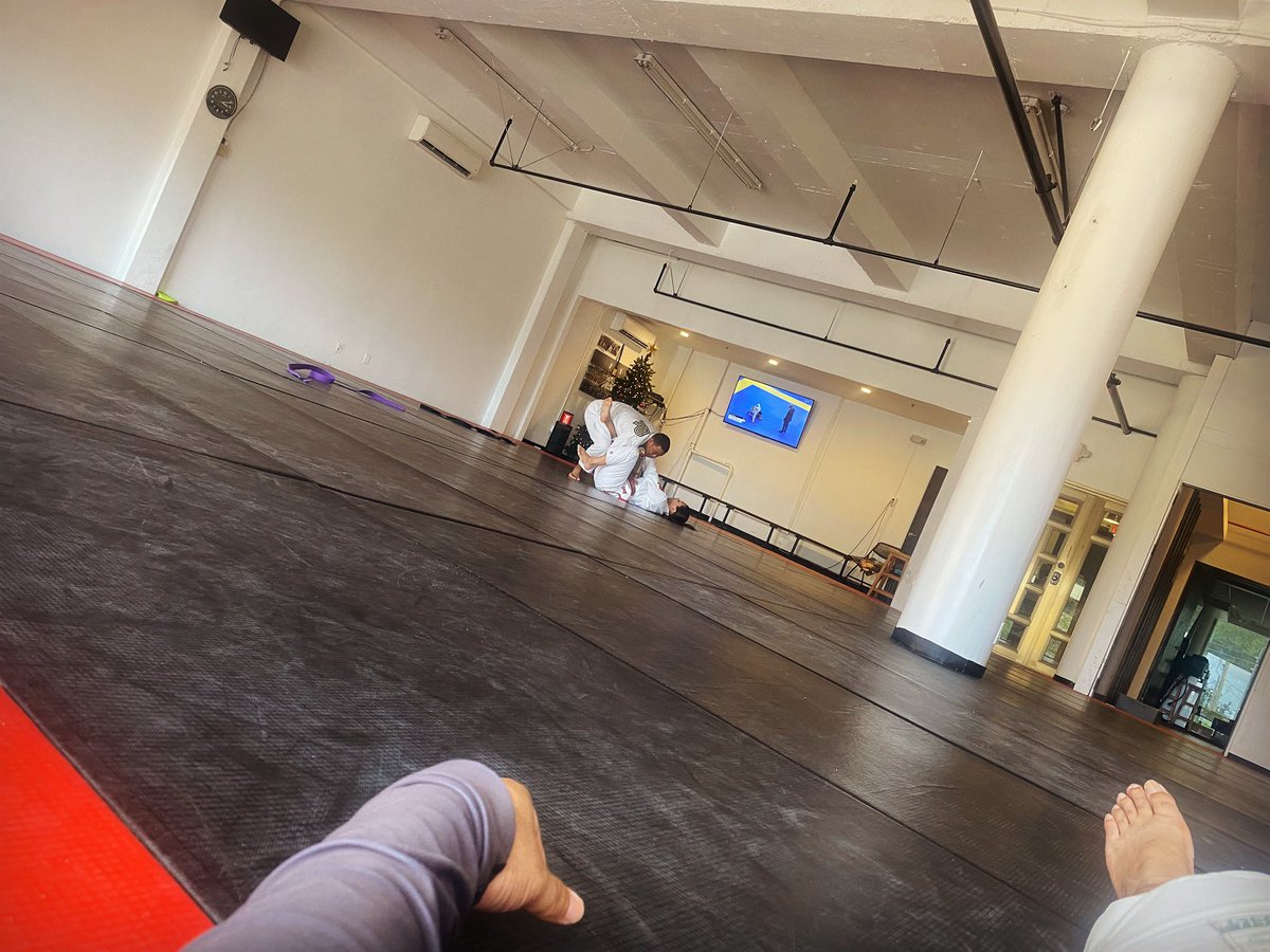 Dean 🇬🇺 tweet media