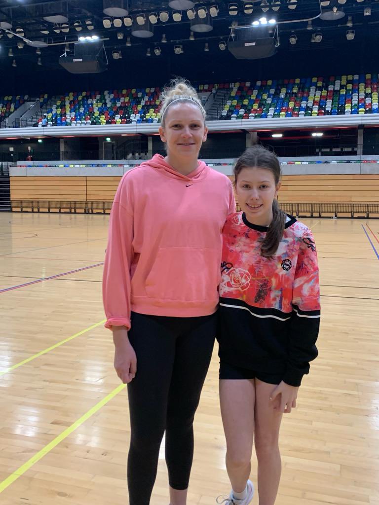 ConquerorsNC's tweet photo. ๐โค๏ธLexi (Amazon) and Emily (Sargon) did a fantastic Shooting Masterclass with the amazing @Jarten yesterday hosted by @Pulse_Netball - loads of fun and lots of new ideas to put in to practice! Thanks for a great session โค๏ธ๐ #netballfamily #Conquerors #goalshooter #goalattack https://t.co/hVeL1KaYjY