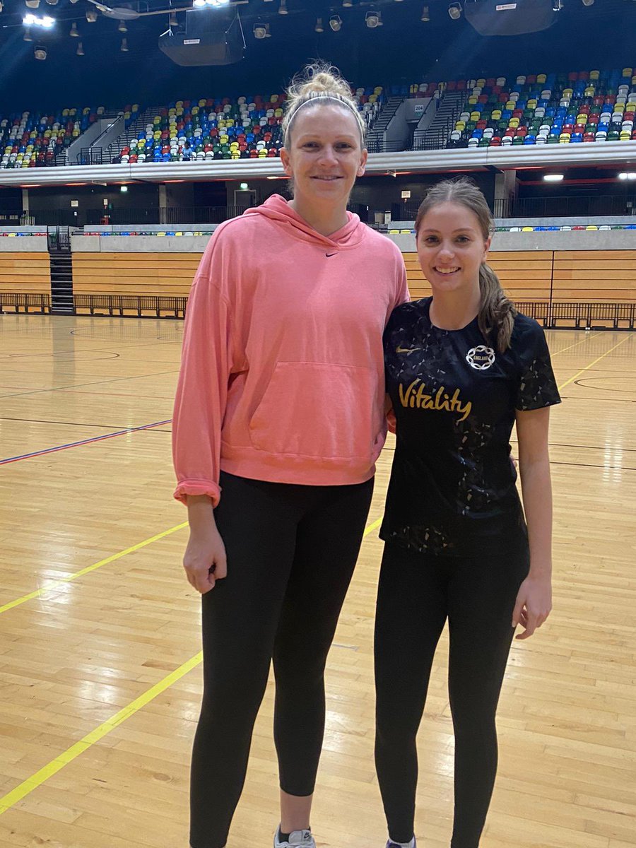 ConquerorsNC's tweet photo. ๐โค๏ธLexi (Amazon) and Emily (Sargon) did a fantastic Shooting Masterclass with the amazing @Jarten yesterday hosted by @Pulse_Netball - loads of fun and lots of new ideas to put in to practice! Thanks for a great session โค๏ธ๐ #netballfamily #Conquerors #goalshooter #goalattack https://t.co/hVeL1KaYjY