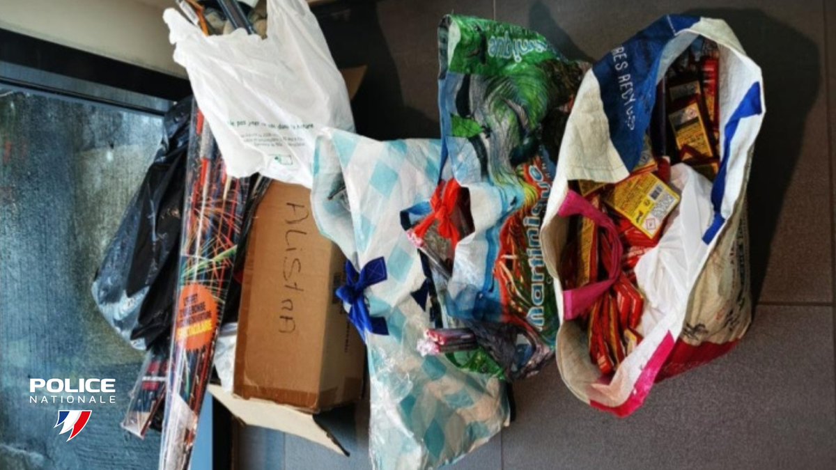 PoliceNationale's tweet photo. #Artifices | À l’approche des fêtes de fin d’année, la #PoliceNationale multiplie les contrôles pour lutter contre l’importation et la vente d’engins pyrotechniques règlementés. Cette semaine, les 👮 de Martinique ont saisi 250kg d’artifices.
✅ Protéger la population contre les nuisances sonores et les dangers encourus par l’utilisation de ces engins