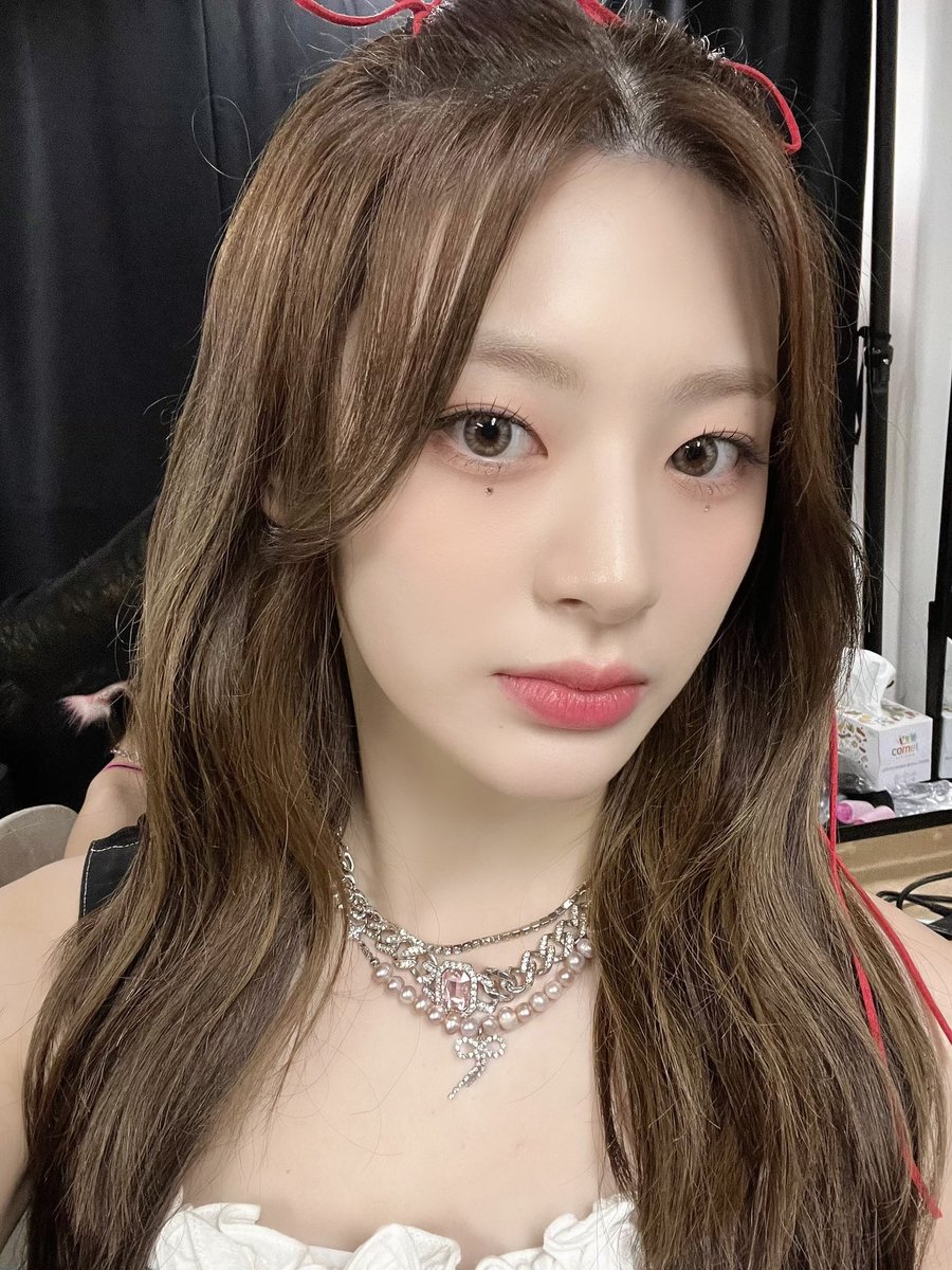 Yoonssenyi's tweet photo. @JAEHHE @luminsea https://t.co/bKgc8DtTl1