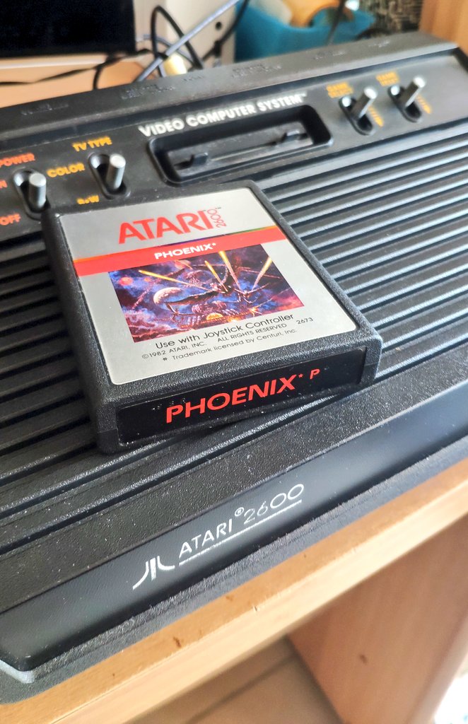 GM fam! ☀️ Fantastic day to go back in time! Check out my brand new @atari 2600 console!! @AtariX 🕹️👾 Have a great day ♥️ #game #retrogames #Atari