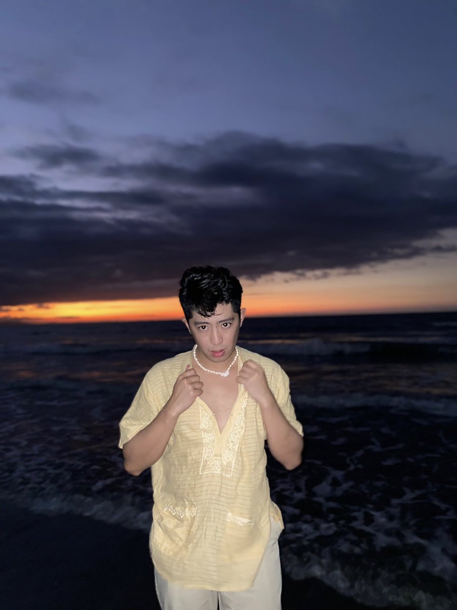 JSomebang's tweet photo. beach day 🏝️🥵🙈 https://t.co/vlQXEqjFvH