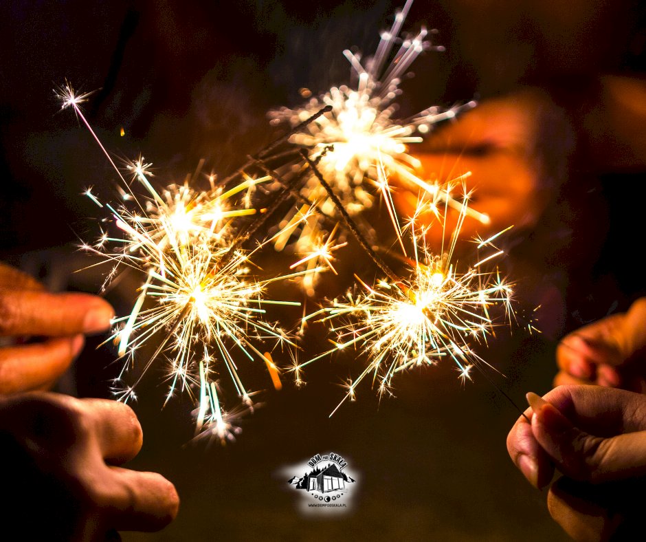 DomPodSkala's tweet photo. 🎉 Witamy w 2024 z uśmiechem! Niech Nowy Rok przyniesie Wam sukcesy i radości! 🌟 #NowyRok2024 #Sukcesy2024 https://t.co/kKehAdHeWI